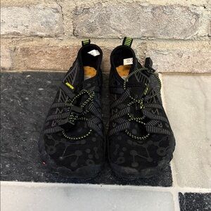 Kids Unbranded Water Shoes Size 1